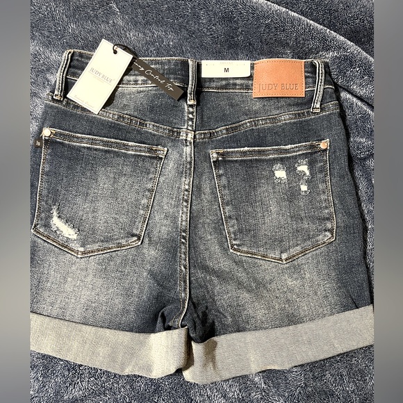 Judy Blue shorts - Picture 2 of 2